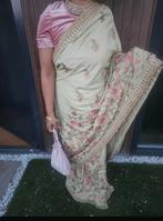 Pistache kleurige saree met bloemen, Ophalen of Verzenden, Zo goed als nieuw, Overige typen
