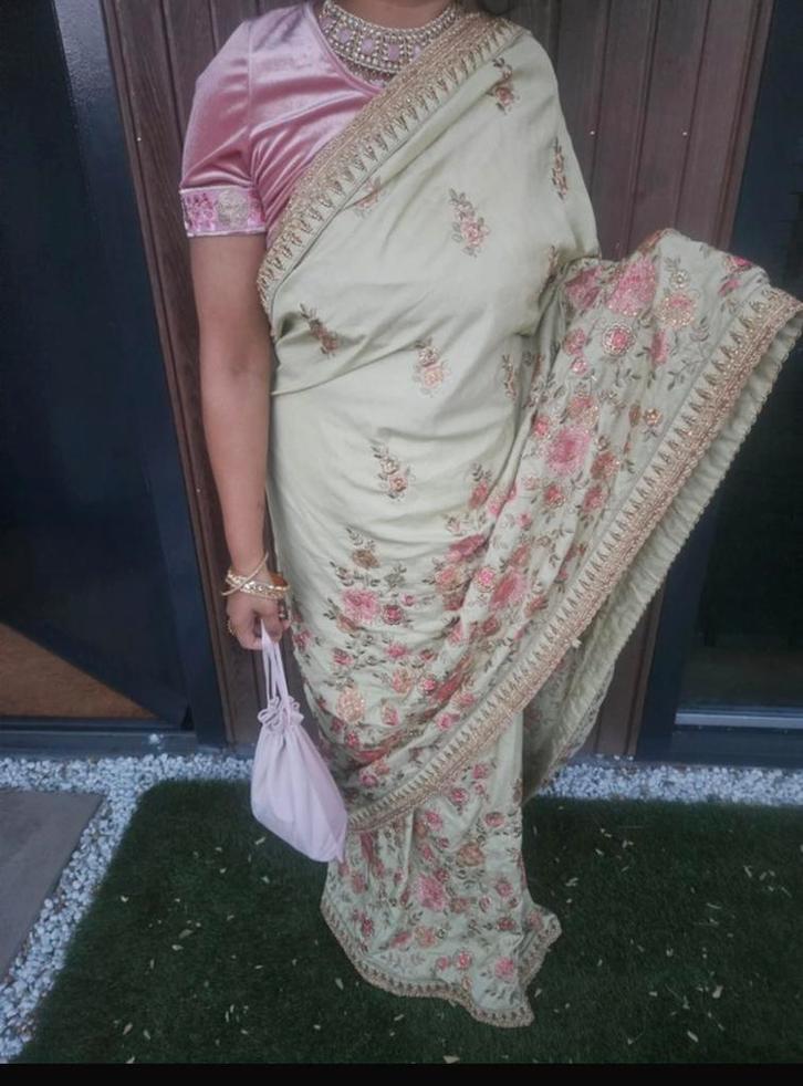 Pistache kleurige saree met bloemen, Kleding | Dames, Gelegenheidskleding, Zo goed als nieuw, Overige typen, Ophalen of Verzenden