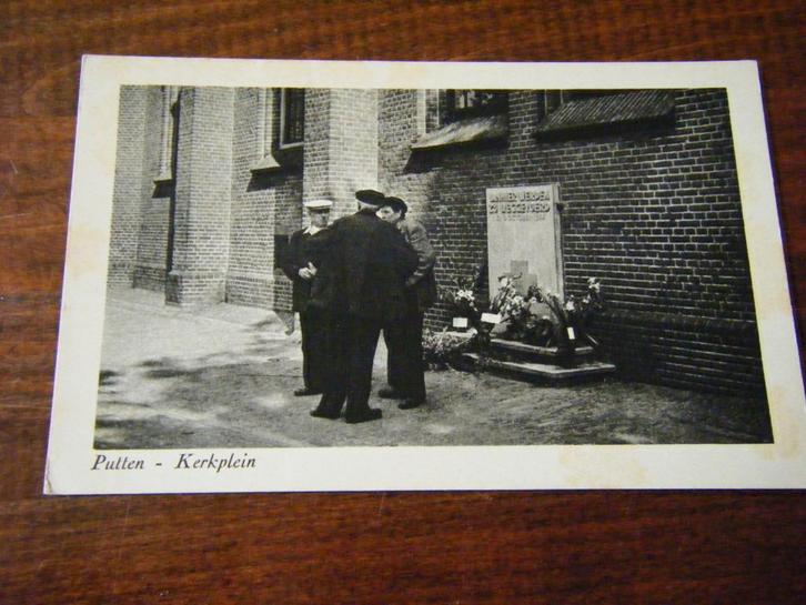 K35 - Putten - Kerkplein - Monument - Mooi/Oud, Verzamelen, Ansichtkaarten | Nederland, Gelderland, Ophalen of Verzenden