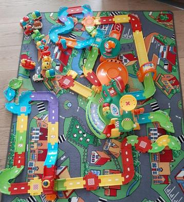 Vtech garage, autobaan met toebehoren beschikbaar voor biedingen