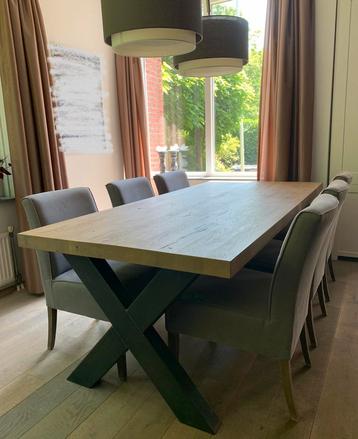 Eettafel met metalen X poot beschikbaar voor biedingen