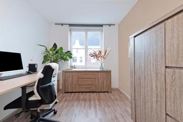 Kastenset, samen of apart te koop. Dressoir en hogere kast beschikbaar voor biedingen