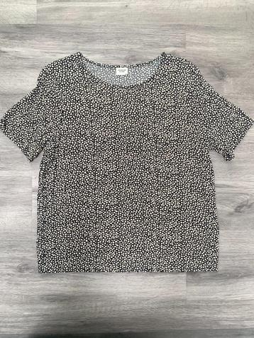 T-shirt maat 38 - M beschikbaar voor biedingen