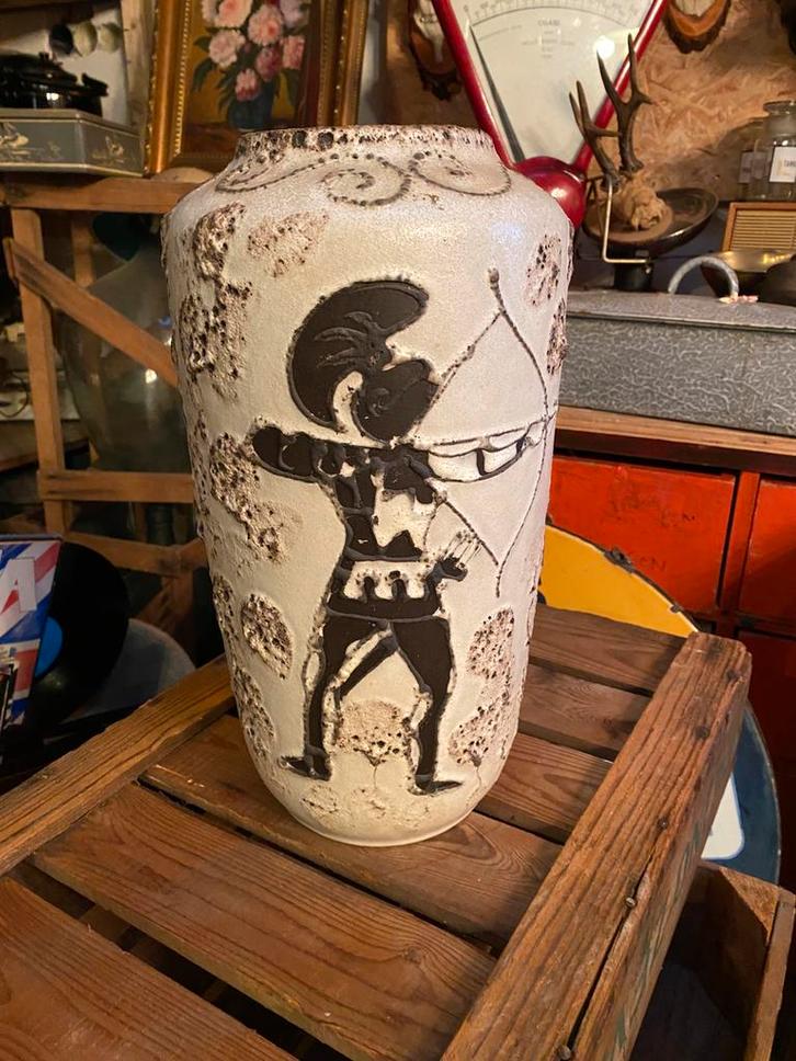 Vintage vaas West Germany met boogschutter, Antiek en Kunst, Antiek | Vazen, Ophalen of Verzenden