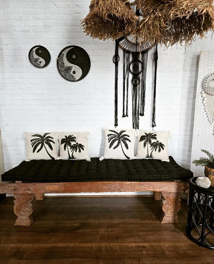 Balinese bank of tafel, Huis en Inrichting, Banken | Voetenbanken en Poefen, Nieuw, Rechthoekig, Ophalen