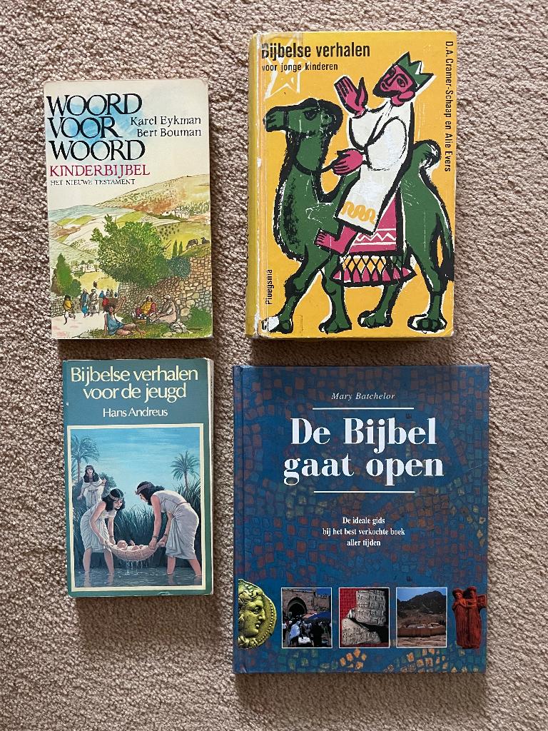4 x kinderbijbel., Ophalen of Verzenden, Gelezen