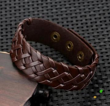 Leren armband.  beschikbaar voor biedingen