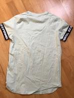 Bershka T shirt, Maat 48/50 (M), Ophalen of Verzenden, Zo goed als nieuw