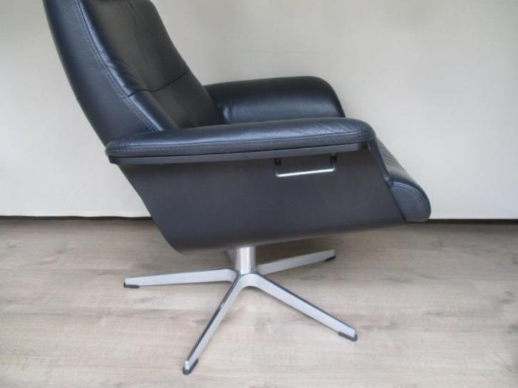 KEURIGE Conform Time out antraciet / zwart Medium, Huis en Inrichting, Fauteuils, Zo goed als nieuw, Hout, Leer, Metaal, Overige materialen