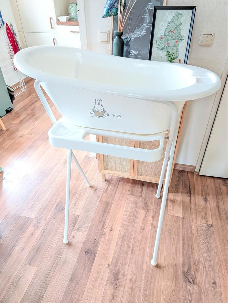 Bébé-jou babybadje met standaard en thermometer, Kinderen en Baby's, Badjes en Verzorging, Zo goed als nieuw, Badje, Bébé-jou