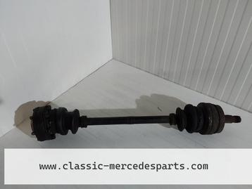 Steekas / aandrijfas Mercedes W124 met middelgroot different beschikbaar voor biedingen