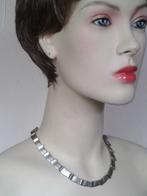 Kort COLLIER Modernisme ~ Massief ~ Zilverkleur Gesatineerd, Ophalen of Verzenden, Zo goed als nieuw, Zilver, Overige materialen