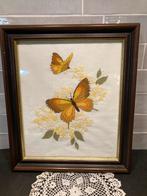 Vintage geborduurd schilderij vlinders (261125), Ophalen of Verzenden, Gebruikt, Handborduren, Overige typen