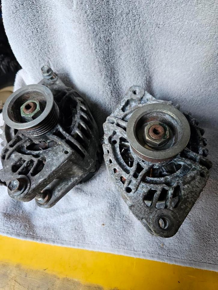 Toyota Dynamo's - 2 stuks aygo c1 107 goede staat 0653355386, Auto-onderdelen, Elektronica en Kabels, Toyota, Gebruikt, Ophalen of Verzenden