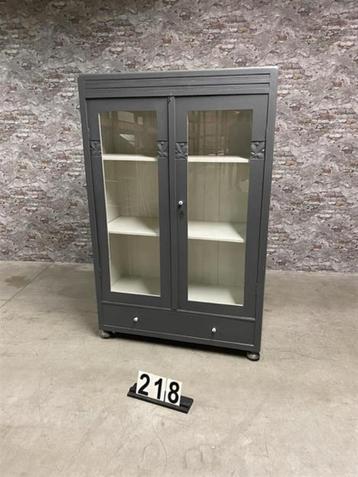 Retro vintage vitrinekast/keukenkast nr218 beschikbaar voor biedingen