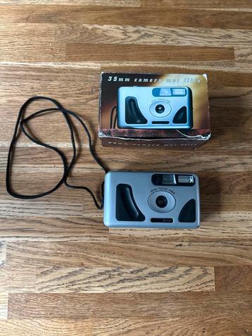 Vintage 35mm Camera met Flits beschikbaar voor biedingen