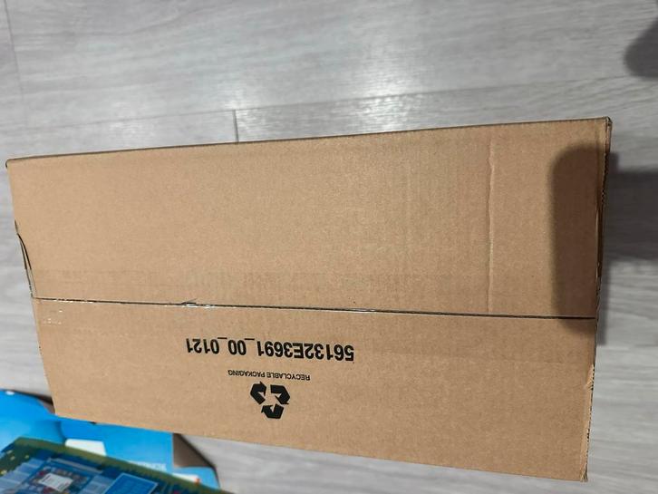 Nespresso Lattissima One Wit - DL new sealed, Witgoed en Apparatuur, Koffiezetapparaten, Zo goed als nieuw, Koffiepads en cups