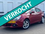 Alfa Romeo Giulietta 1.4 T Distinctive|Leder|Clima|Cruise|Xe, Voorwielaandrijving, Gebruikt, Zwart, 4 cilinders