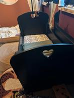 Zwart ledikantje - Stijlvol en comfortabel, Kinderen en Baby's, Ophalen, Gebruikt, Ledikant