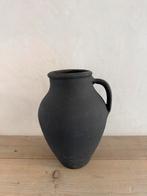 Zwarte kruik vaas 31 cm hoog aardewerk zwart pot, Huis en Inrichting, Woonaccessoires | Vazen, Zwart, Aardewerk of Porselein, Ophalen of Verzenden