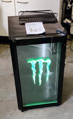 Monster koelkast met groen neon licht logo, Witgoed en Apparatuur, Koelkasten en IJskasten, Nieuw, Zonder vriesvak, 75 tot 100 liter