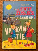 De Zoete Zusjes Gaan Op Vakantie - Hanneke de Zoete, Boeken, Ophalen of Verzenden, Zo goed als nieuw, Sprookjes