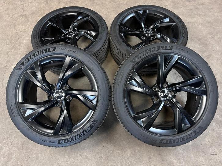 18 inch originele velgen + zomerbanden Audi A4 B9 B8, Auto-onderdelen, Banden en Velgen, Banden en Velgen, Zomerbanden, 18 inch