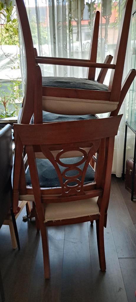 4 Houten eetkamerstoelen met vering, Huis en Inrichting, Stoelen, Ophalen