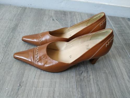 Högl cognac kleurige dames pumps met draad motief verwerkt, Kleding | Dames, Schoenen, Zo goed als nieuw, Pumps, Bruin, Ophalen of Verzenden