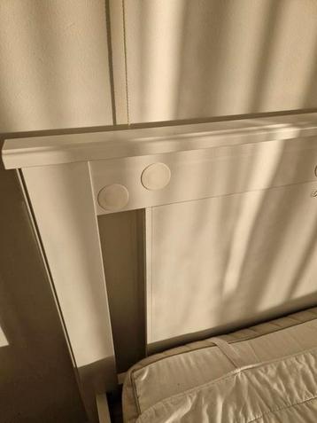 Bed Ikea met nachtkastjes - afbeelding 4
