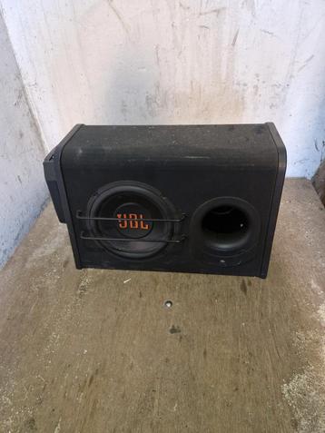 Jbl subwoofer met jbl versterker  beschikbaar voor biedingen