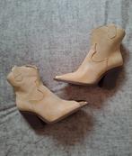 Nieuwe Laarzen!, Beige, Lage of Enkellaarzen, Ophalen of Verzenden, Zo goed als nieuw