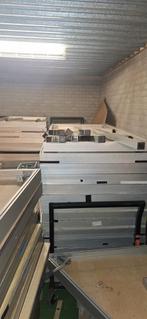 Podium delen 56 stuks plus hoeken, Ophalen, Gebruikt, Licht