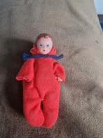 poppenhuis miniaturen oud popje baby 8 cm, Verzamelen, Poppenhuizen en Toebehoren, Ophalen of Verzenden, Zo goed als nieuw