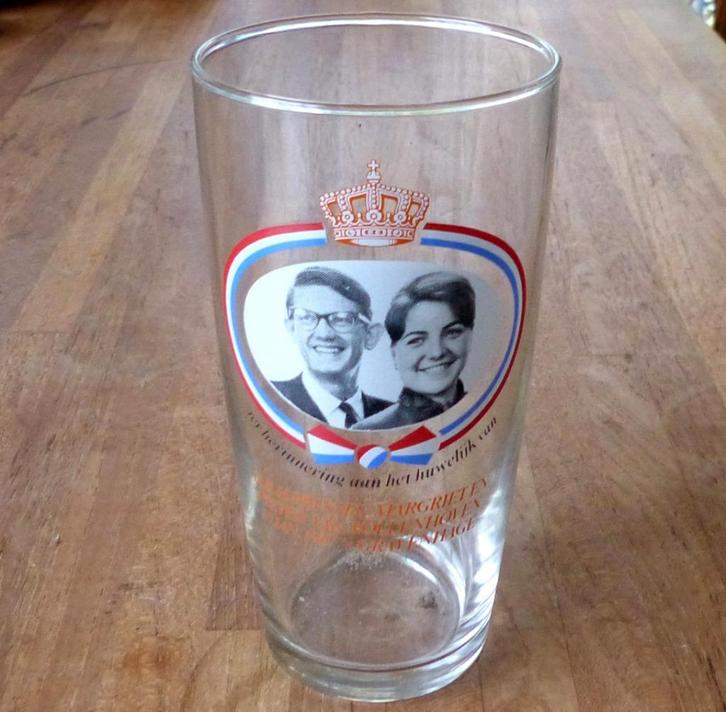Glas prinses Margriet huwelijk Pieter van Vollenhoven, Verzamelen, Koninklijk Huis en Royalty, Gebruikt, Servies, Nederland, Ophalen of Verzenden