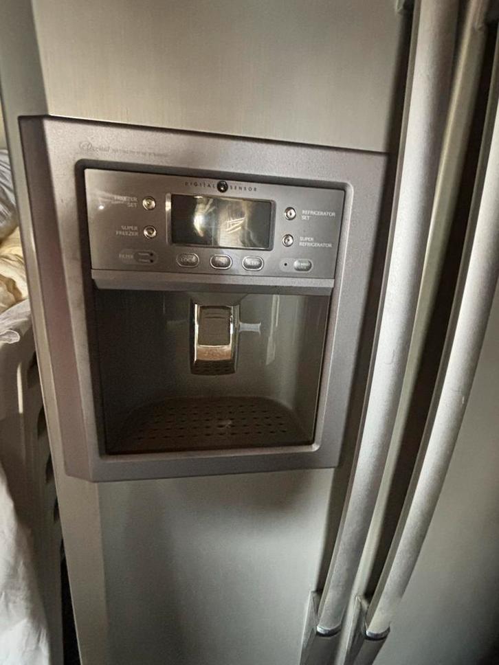 Amerikaanse Koelkast - Werkend weggezet, Witgoed en Apparatuur, Koelkasten en IJskasten, Gebruikt, Met aparte vriezer, 200 liter of meer