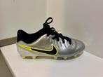 Voetbalschoenen Nike in originele doos maat 32, Ophalen, Maat XS of kleiner, Schoenen, Zo goed als nieuw