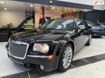 Chrysler 300C 5.7 V8 HEMI AUT|Schuifdak|Leder|Trekhaak|Cruis, Auto's, Automaat, Gebruikt, 8 cilinders, Zwart