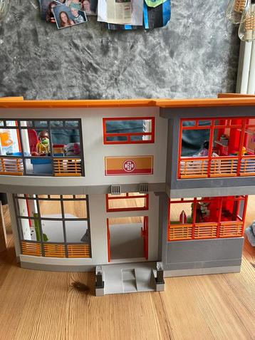 Playmobil 6657 ziekenhuis beschikbaar voor biedingen