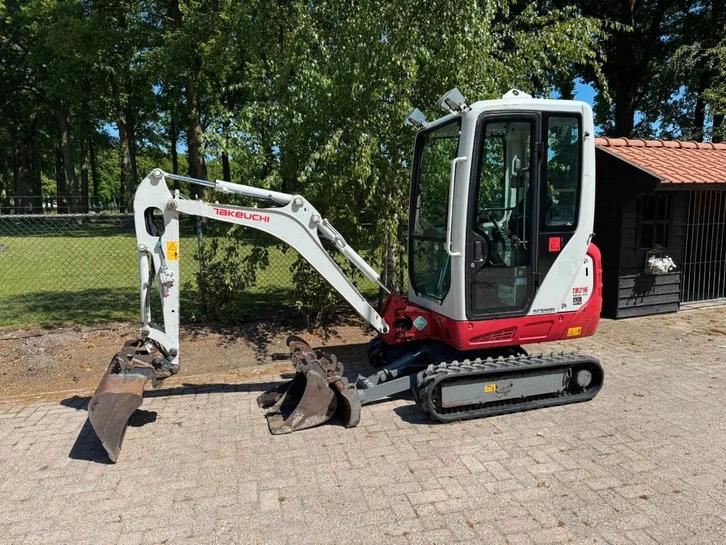 Takeuchi TB216 Minigraver + 3 bakken (bj 2018), Zakelijke goederen, Machines en Bouw | Kranen en Graafmachines, Graafmachine