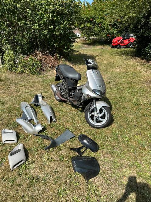 Gilera runner 50cc wok, Fietsen en Brommers, Scooters | Piaggio, Gebruikt, Overige modellen, Maximaal 45 km/u, Tweetakt, Ophalen