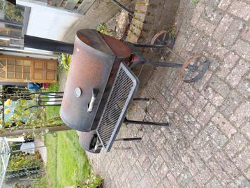 Smoke bbq, houtskool beschikbaar voor biedingen