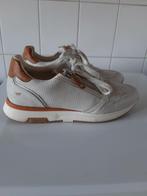 Te koop wit met bruine MUSTANG SNEAKERS MAAT 41, Ophalen of Verzenden, Zo goed als nieuw, Wit, Sneakers of Gympen