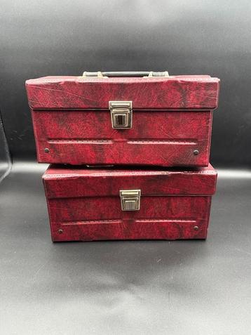 Set van 2 Retro opbergkoffers uit de jaren ’70 voor het veil beschikbaar voor biedingen