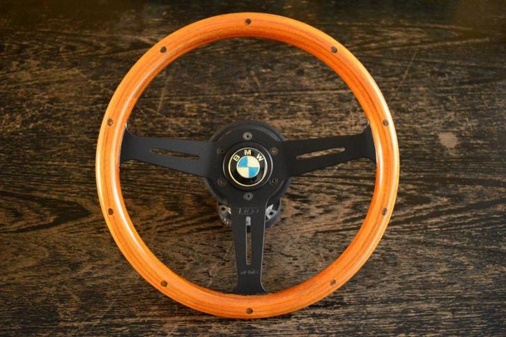 Momo houten stuurwiel sportstuur stuur naaf Bmw E30 E28 Z1, Auto-onderdelen, Besturing, BMW, Gebruikt, Ophalen of Verzenden