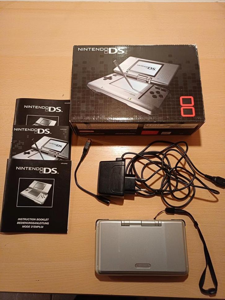 Nintendo DS Phat - Zilver - Compleet in doos!, Spelcomputers en Games, Spelcomputers | Nintendo DS, Gebruikt, DS Original of Phat