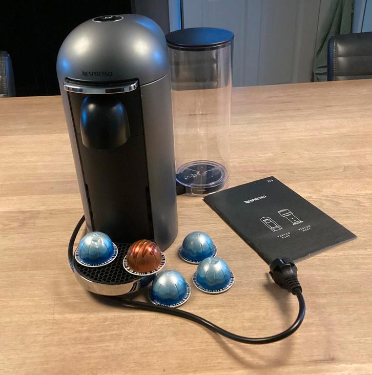 Nespresso vertuo plus., Witgoed en Apparatuur, Koffiezetapparaten, Gebruikt, Koffiepads en cups, Koffiemachine, 1 kopje, Afneembaar waterreservoir