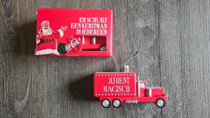 Coca-Cola Kerst Truck Ornament - Nieuw in Doos, Diversen, Kerst, Nieuw, Ophalen of Verzenden