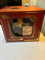 Charizard ex box met beeld nieuw in doos gesealed, Ophalen of Verzenden, Nieuw, Overige typen, Foil