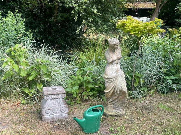 Zware sokkel en groot (1.20m) tuinbeeld Venus van Milo, Tuin en Terras, Tuinbeelden, Gebruikt, Mensenbeeld, Beton, Ophalen